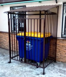 Ограждение контейнера для мусора с дверцами под замок